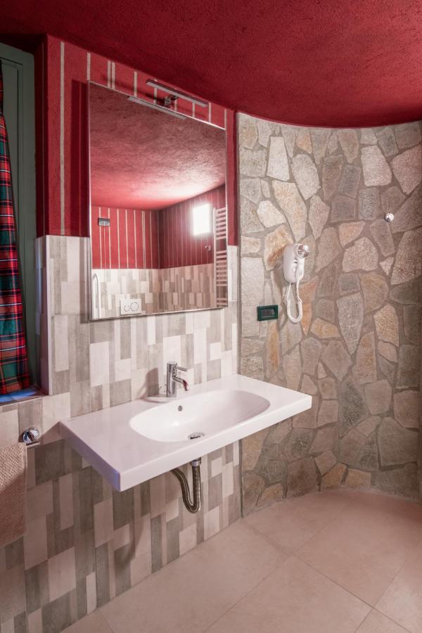 Segnavento -Rooms And Suites- Manta Exterior photo